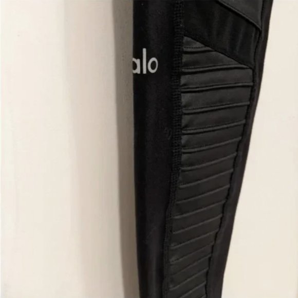 Alo Yoga High Waist Moto Legging Black XS - Picture 13 of 13